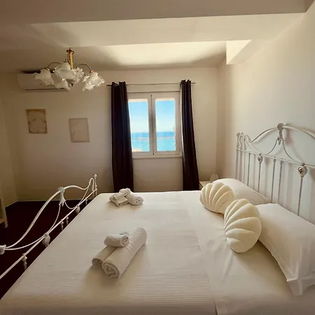 A Tirrazza * גיארדיני נאקסוס