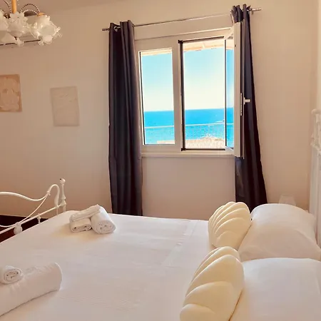 A Tirrazza Apartment